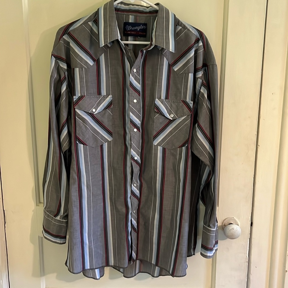 Wrangler men’s long sleeve dress shirt X-Long Tails 17 1/2 / 34